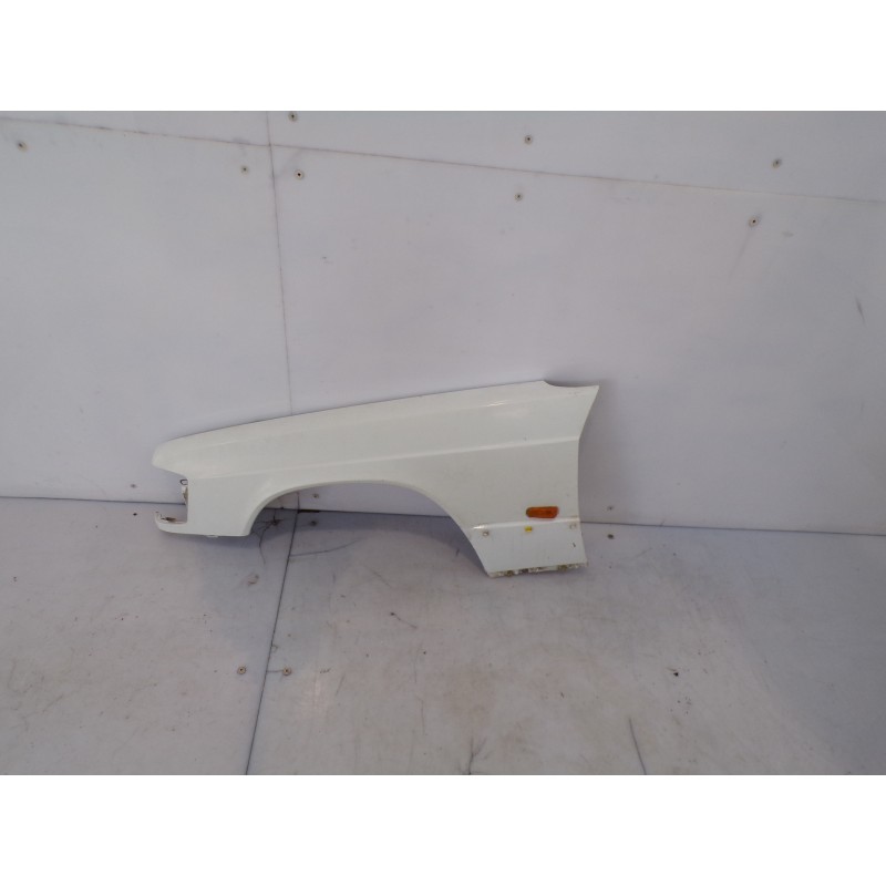 Parafango anteriore sinistro Mercedes E190 W124